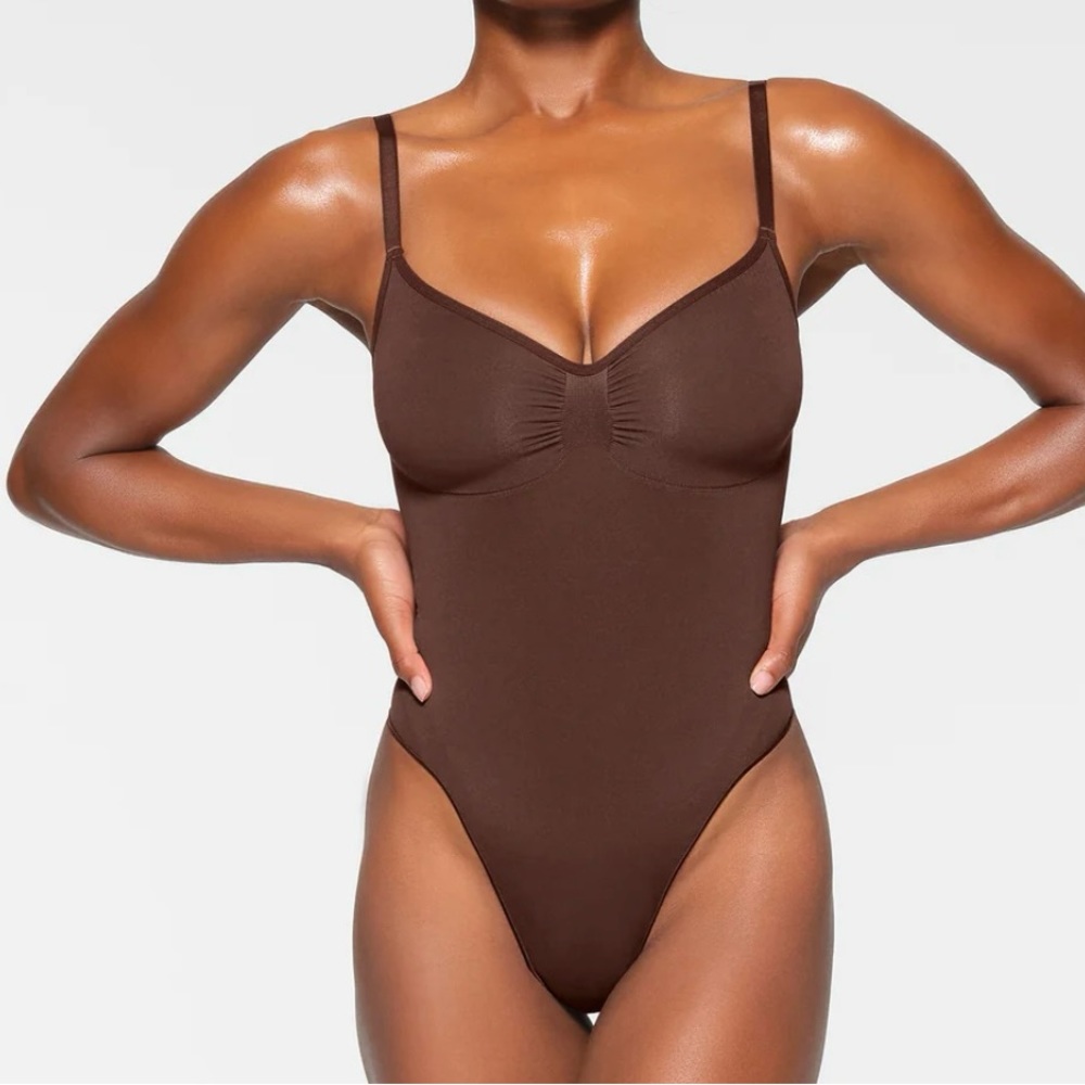 NWOT SKIMS Seamless Sculpt Thong Bodysuit - Picture 2 of 9